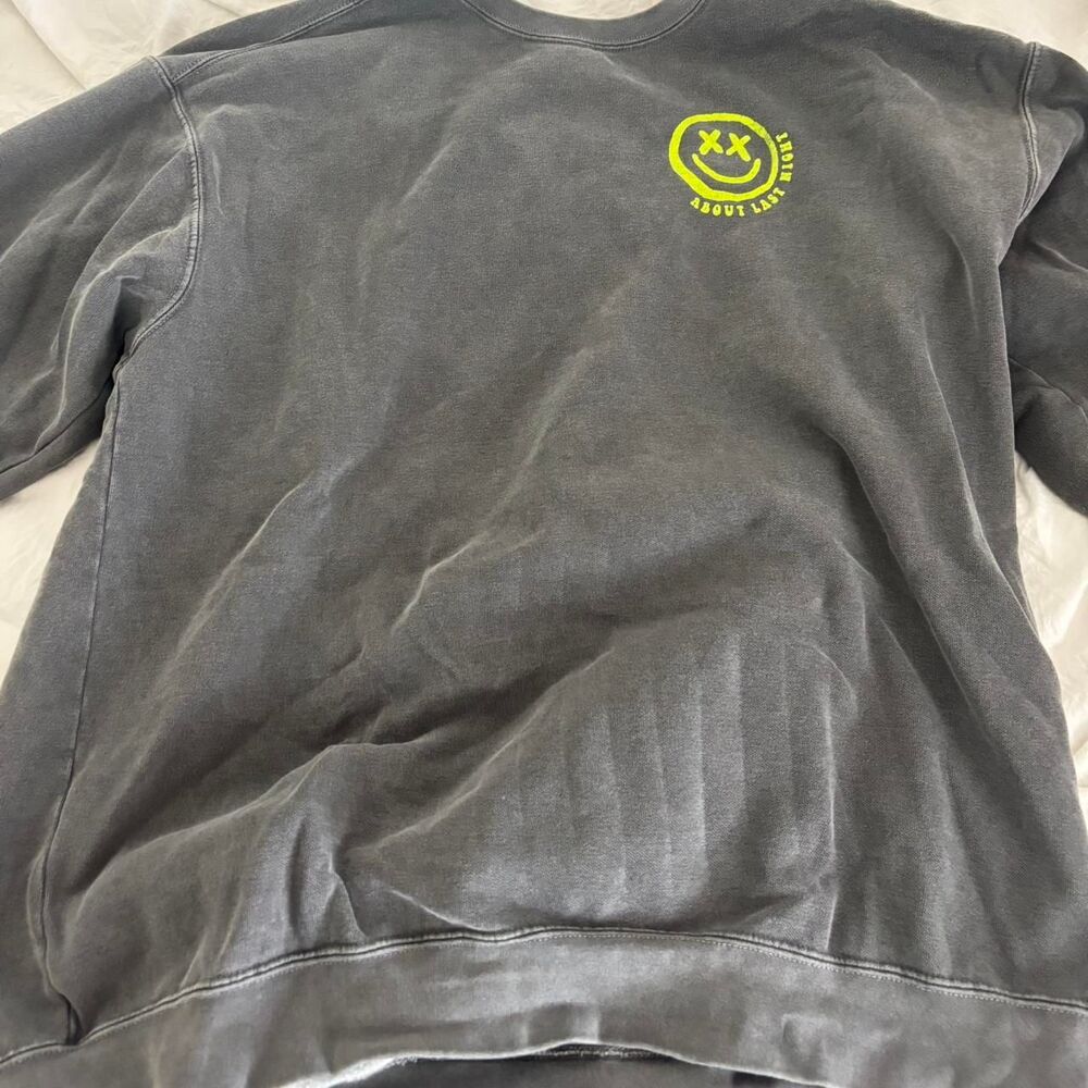 BOUTIQUE "Have a Good Time While Theres Still Time" XLarge Grey Sweatshirt